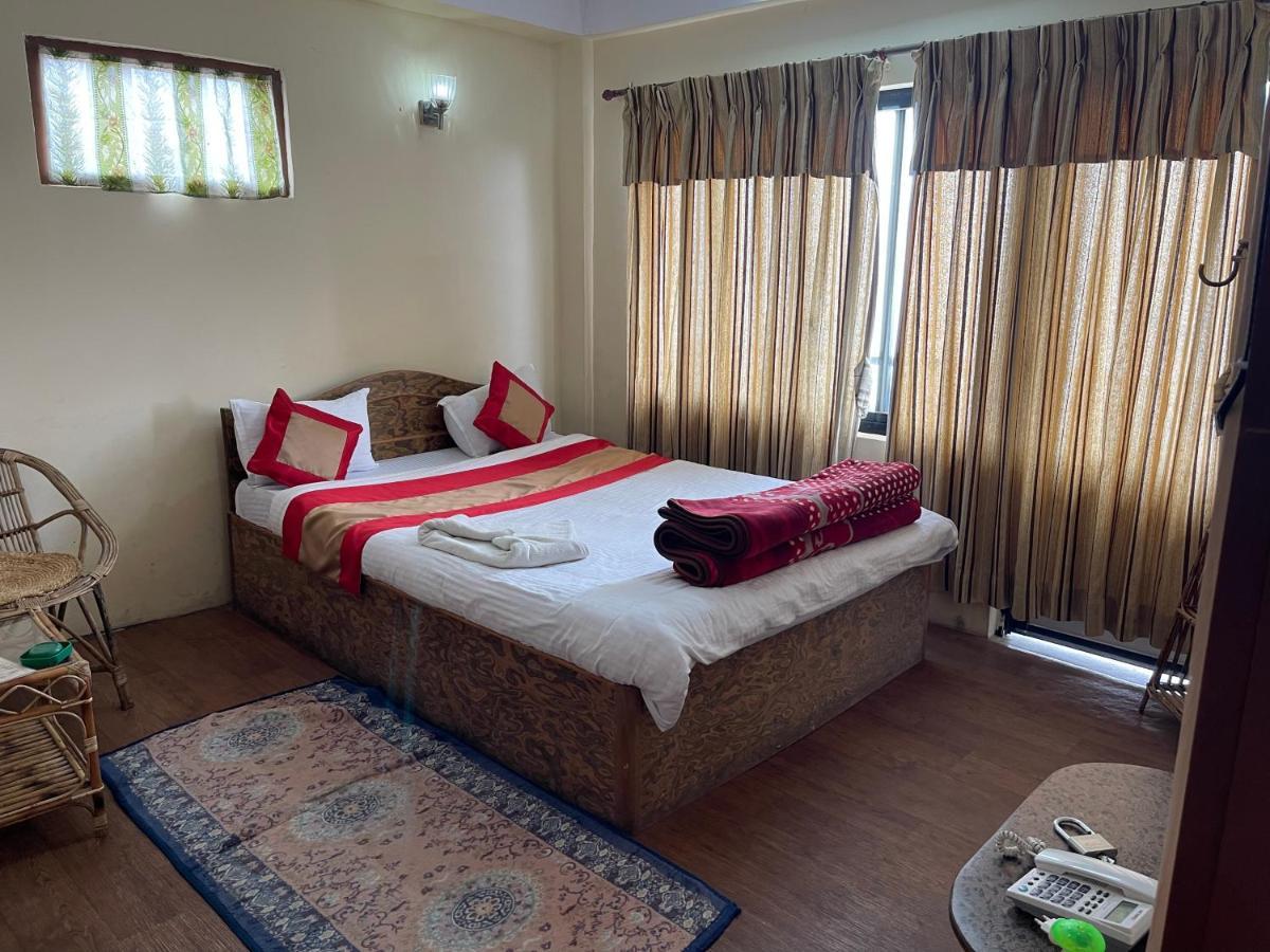 Hotel Nagarkot Holiday Inn Екстер'єр фото