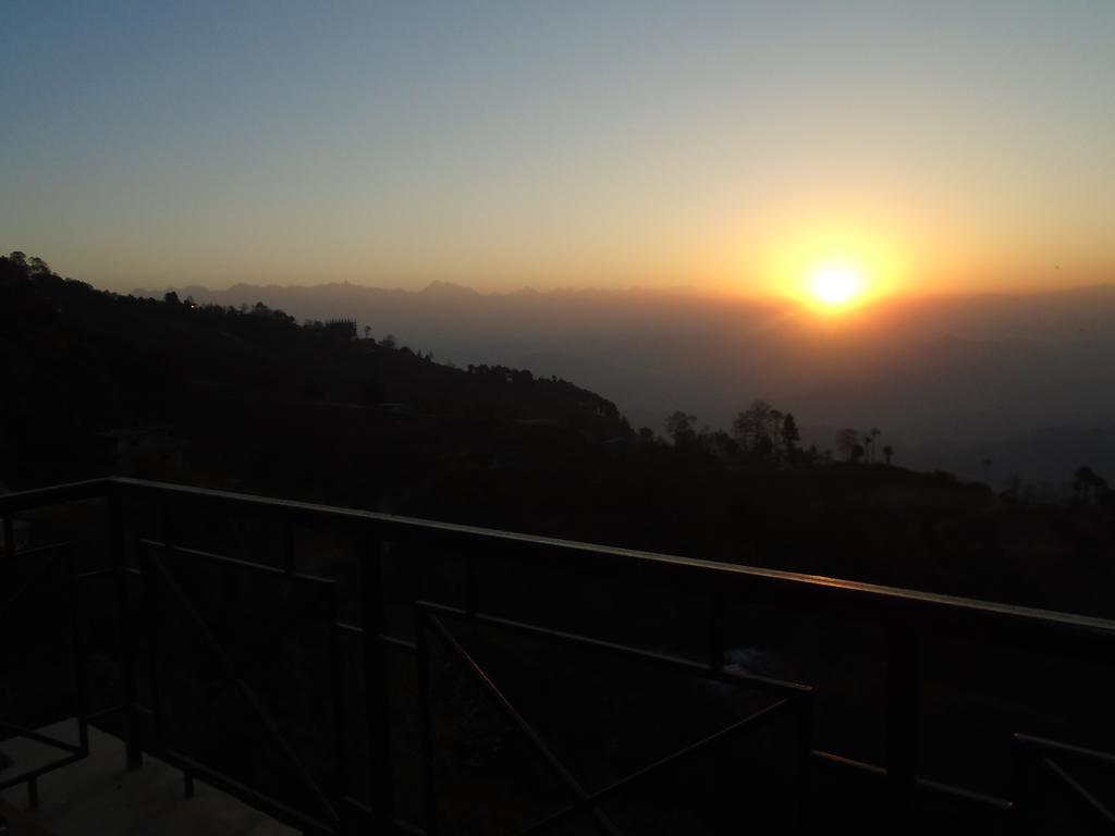 Hotel Nagarkot Holiday Inn Екстер'єр фото